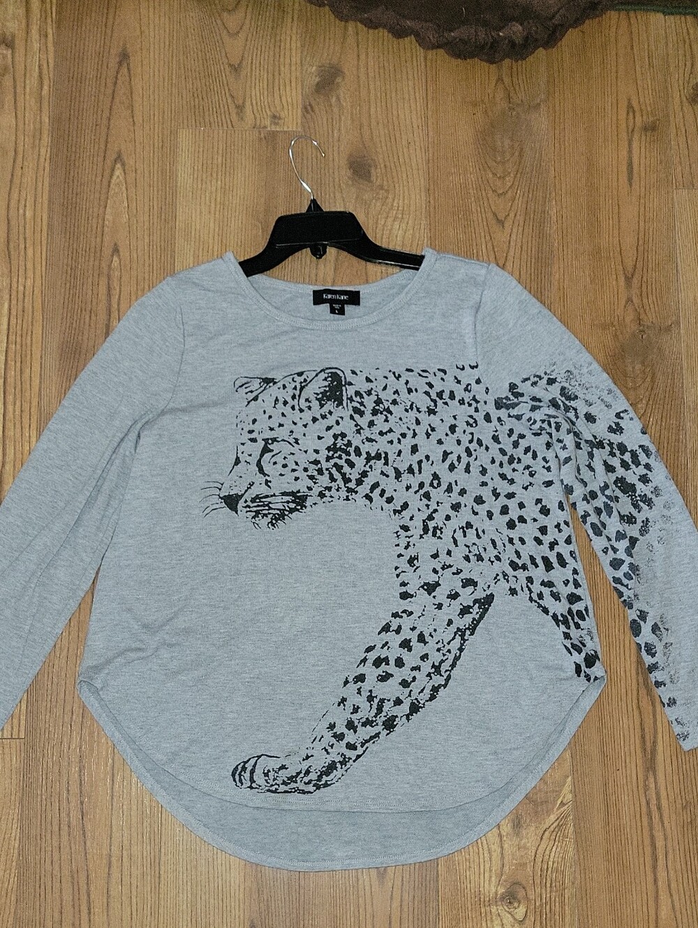 Karen Kane Heather Gray Long Sleeve Leopard Graphic Tee